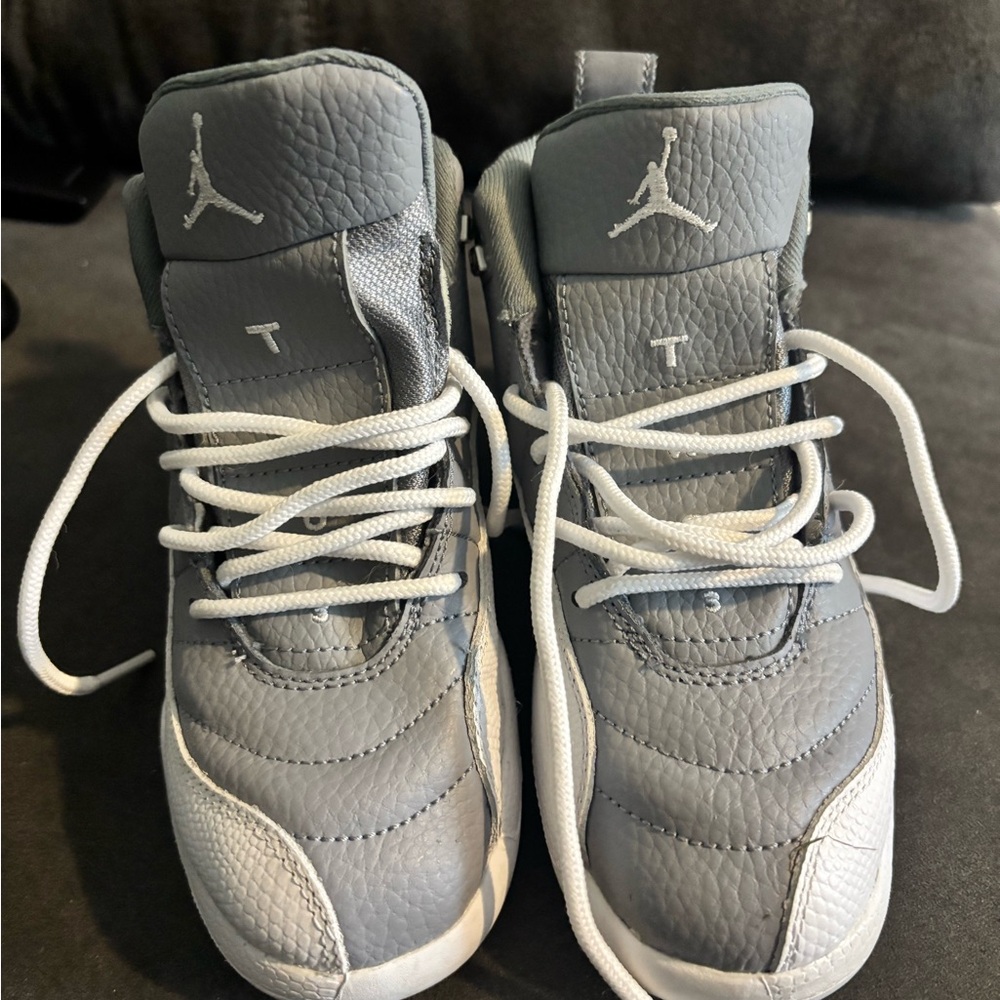 Jordan Kids Sneakers in Gray and White